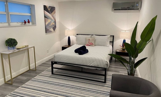 Sunset Apartamento | Newly refurbished apartment with private garden