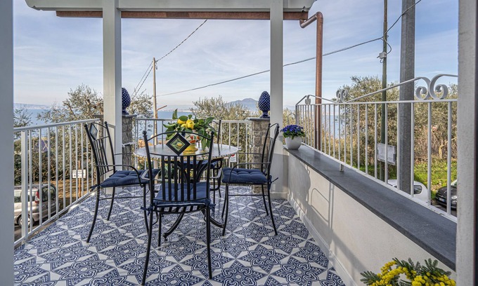 Priora Apartamento | Newly refurbished 2 bedroom flat near Sorrento