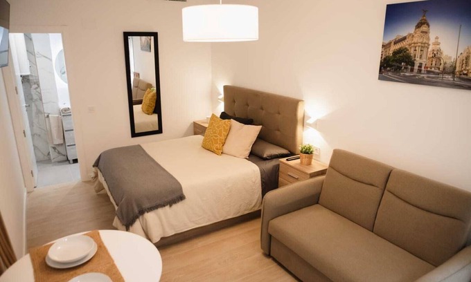Carabanchel Apartamento | Suite de lujo recien reformada con cocina y baño