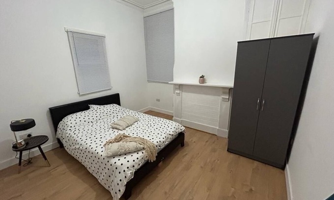 Nottingham Casa | Newly Refurbished Spacious and Bright House.7 min Drive to Nottingham Centre