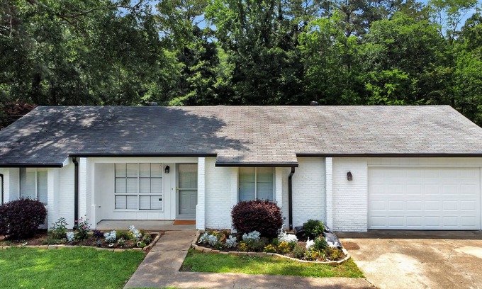 Flowood Casa | Newly remodeled 3 bedroom at the Reservoir