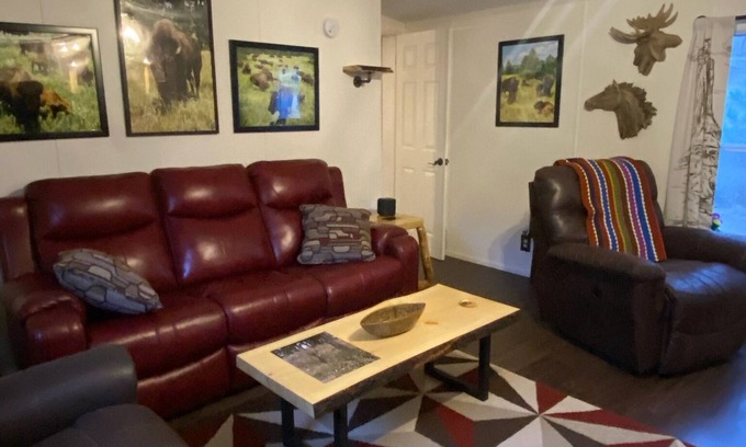 Custer Casa | NEWLY REMODELED 3 BEDROOM MOBILE