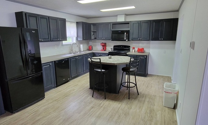 Craig Creek Casa | Newly remodeled 3 br with mountain views and close to trails!