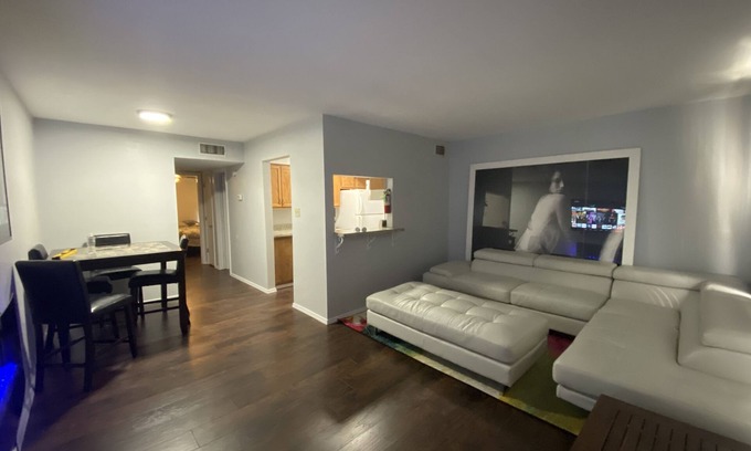 Brownsville Casa | Condominio recientemente remodelado en la frontera por mar.