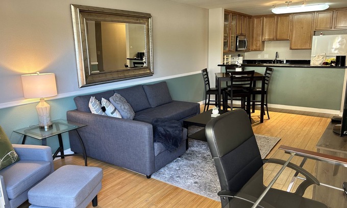 Normal Heights Condominio | Newly remodeled condo walking distance to restaurants/ bars