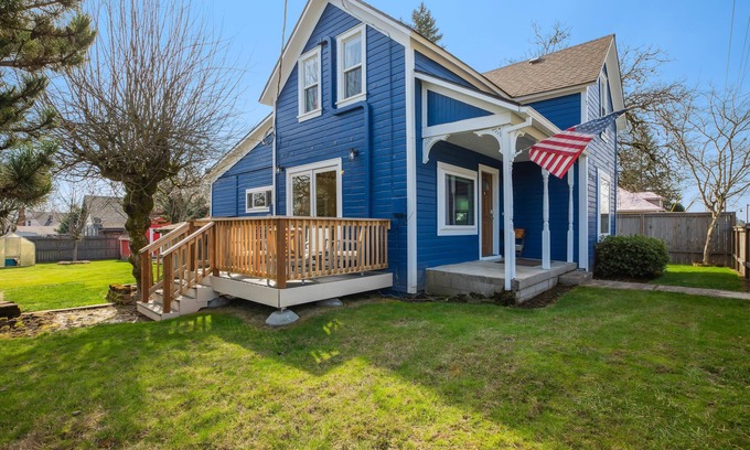 Dundee Casa | Newly remodeled dog-friendly 2 bedroom wine country home in the heart of Dundee