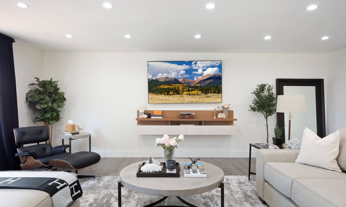 Sunland-Tujunga Casa | Newly Remodeled Gated House w/ Pool