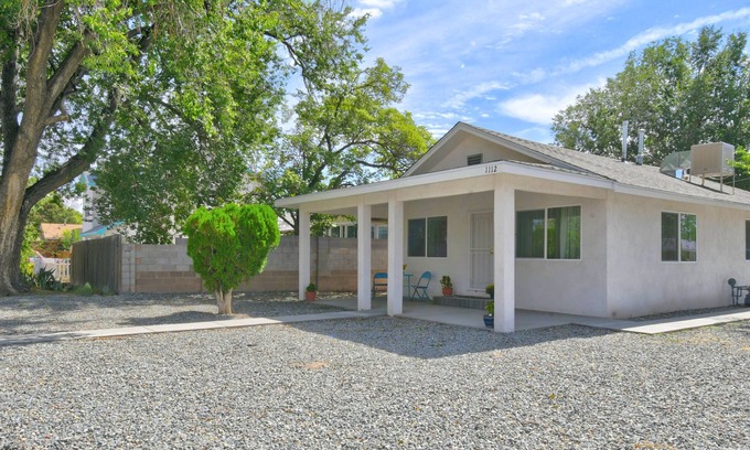 Barelas Casa | NEWLY REMODELED home in the heart of ABQ!