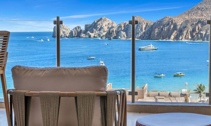 El Medano Ejidal Condominio | ¡Unidad de esquina de lujo con vistas ESPECTACULARES desde Marina hasta la costa!