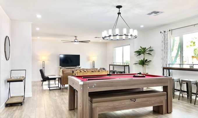Raskin Estates Casa | Newly Remodeled Luxury Home, Heated Pool, All Amenities, Fun Entertainment