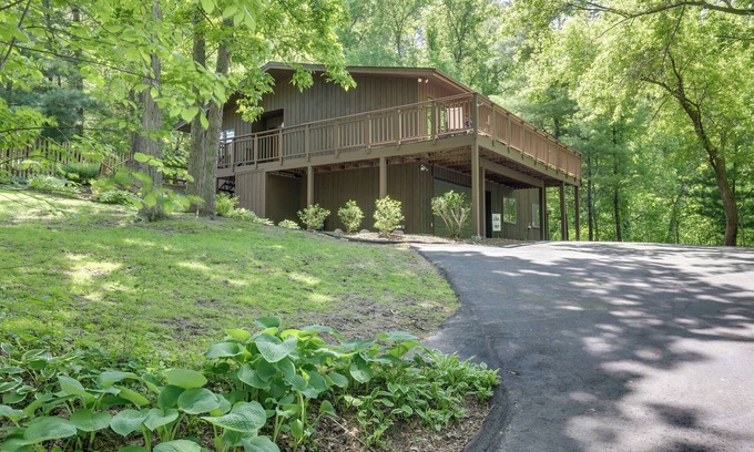 La Crosse Casa | Newly Remodeled Luxury Home in the Bluffs - 10 mins to Downtown