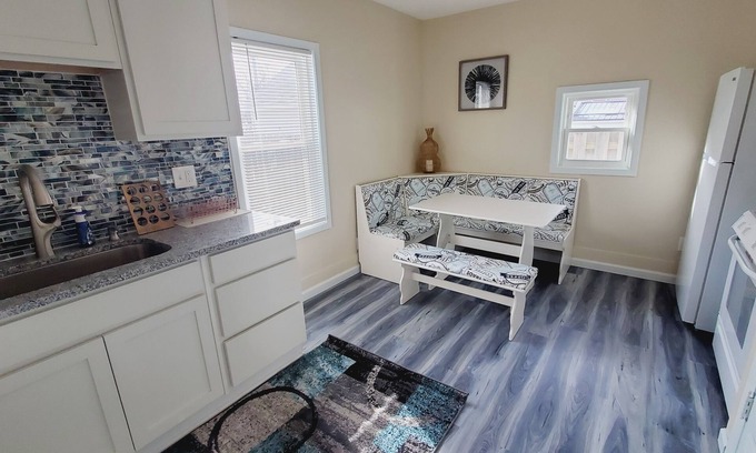 Fairport Harbor Cabaña | Beautifully remodeled cozy cottage retreat