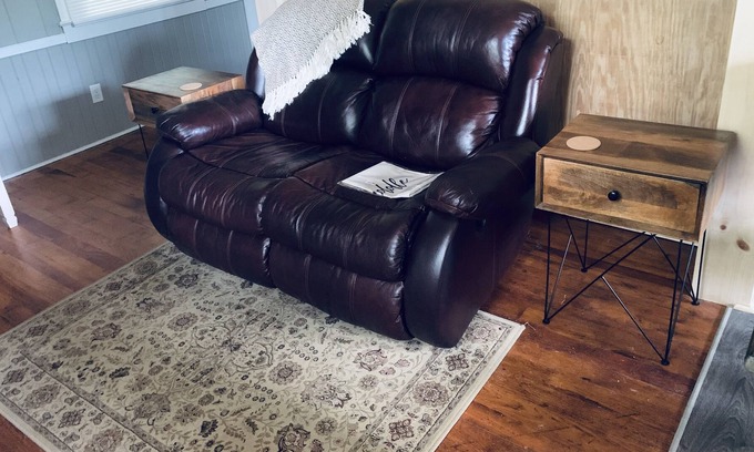 Hendersonville Cabaña | Newly Remodeled Hideaway