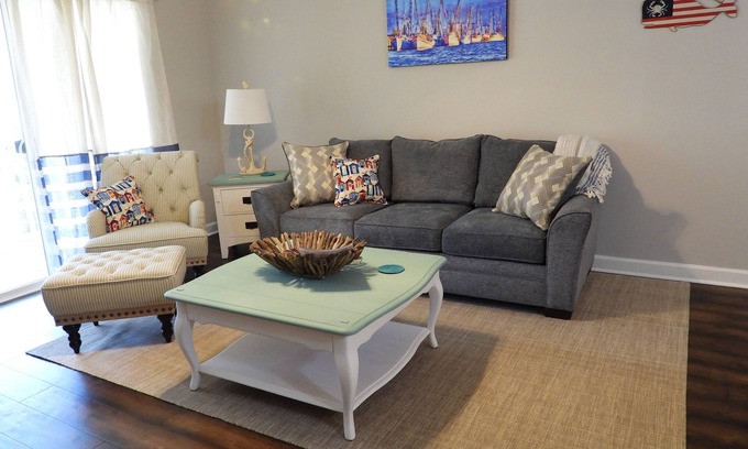 Demere Park Condominio | Condominio costero recientemente remodelado