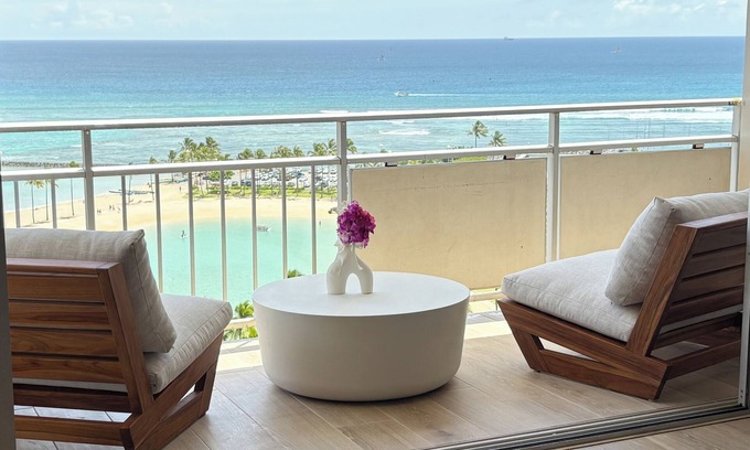 Waikiki Apartamento | Newly Reno’d Oceanview Luxe Stay w/ Free Parking