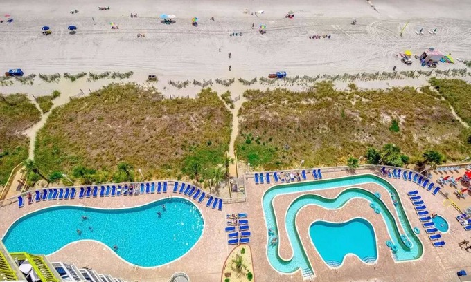 Atlantic Beach Condominio | Newly Renovated Ocean Front 2 BD 2 BR