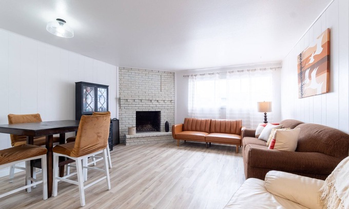 Southeast Colorado Springs Condominio | Newly renovated condo with beautiful Mountain View.Close to lots of attractions.