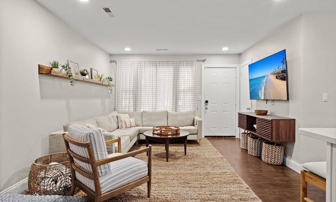North Charleston Casa | Newly Renovated Home Close to Downtown and Beaches