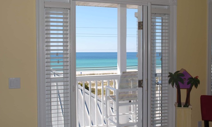 Lullwater Beach Cabaña | ¡Escucha las olas del océano y disfruta de las vistas del golfo desde tu terraza!