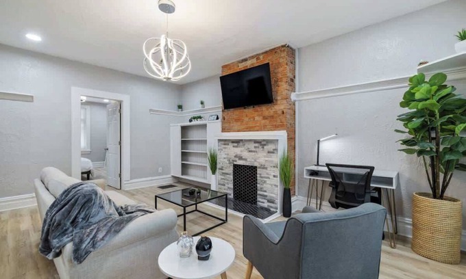 Pittsburgh Apartamento | Newly Renovated 1 BR 1 BA in Highland Park!