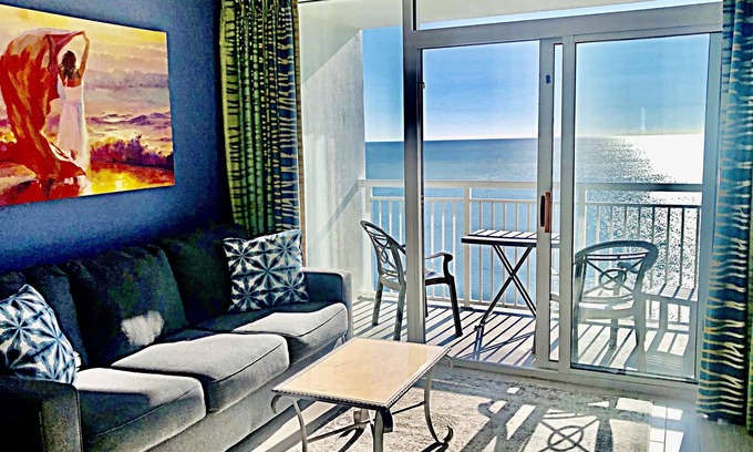 Myrtle Beach Condominio | Newly renovated 15th floor Direct Oceanfront Condo