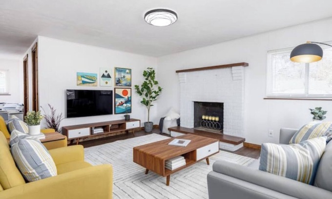 Buckeye Lake Cabaña | Newly renovated 2-bedroom cottage by the lake