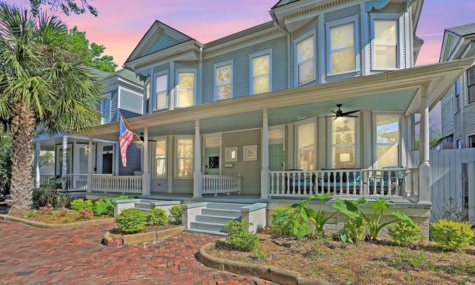 Eastside Casa | Newly renovated, 3 bed 2 bath townhome, Near Forsyth Park
