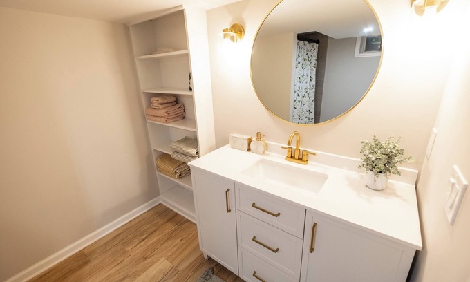 Hillside Casa | Newly renovated 3-bedroom basement on quiet dead end block, close to Manhattan
