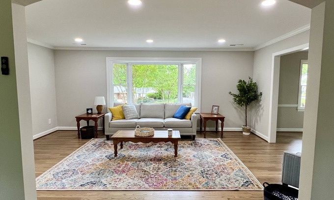 Winston - Salem Casa | Newly renovated 3 Bed 2 Bath house near downtown, WF University, and Reynolda.