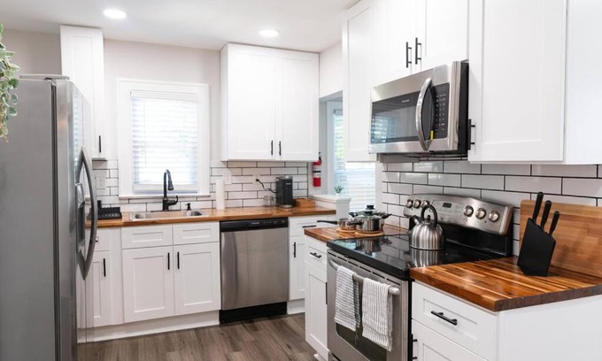 Independence Casa | Newly Renovated 3BR with Private Yard and Parking!