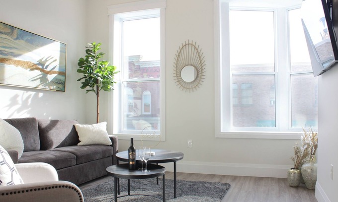 Petrolia Apartamento | Newly renovated apartment in the heart of Petrolia. The Victoria Suite