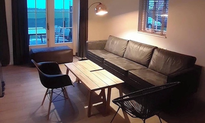 Hollum Apartamento | Newly renovated apartments on large grounds