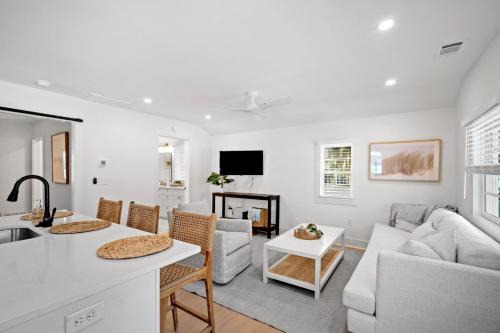 Northwest Quadrant Casa | Newly Renovated Coastal Cottage - Downtown Beaufort