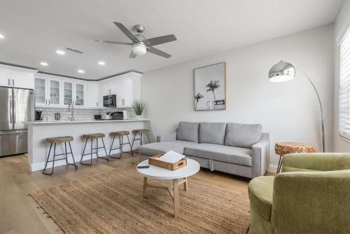 Apollo Beach Casa | Newly Renovated Condo in Apollo Beach