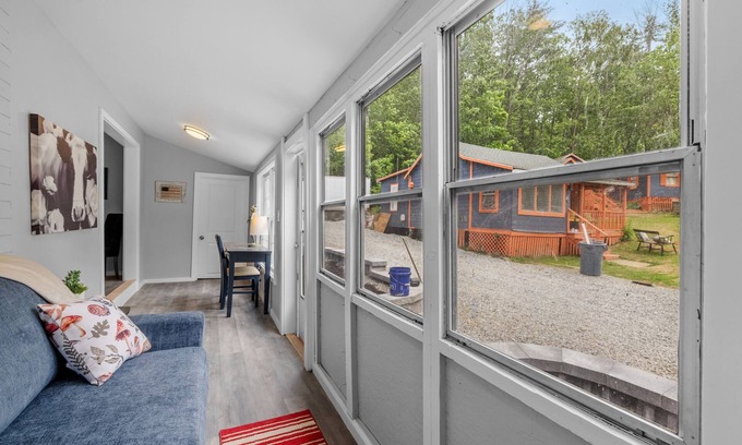 Alton Cabaña | Newly Renovated Cottage 3 on Main Street Alton Bay!