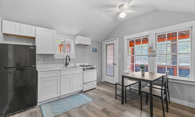 Alton Cabaña | Newly Renovated Cottage on Main Street Alton Bay #5