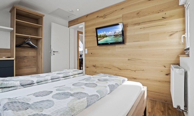 Waggershausen Condominio | Newly renovated vacation apartment with terrace in a central location in Friedrichshafen