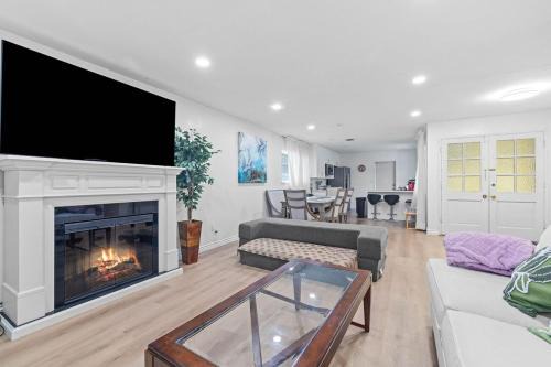 University City Casa | Newly Renovated Entire 4BR house and big backyard