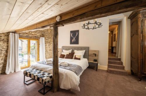 Leynhac Casa | Newly renovated fort with panoramic landscape view jacuzzi & billiard