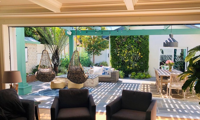 Coronado Casa | Hermosa casa recientemente renovada de Coronado, a pie de playa / tiendas