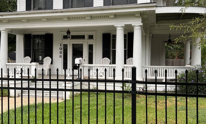 Highland Historic District Casa | Newly Renovated, Historic Home, Many Amenities, Spacious, with Loads of Charm!!