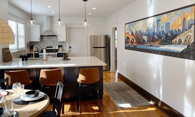 Midway Casa | Newly Renovated Home- minutes from light rail