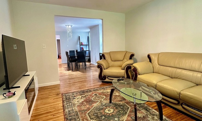 Front Park Casa | Newly renovated luxurious and private, 3-bedroom 2 bath West Side Oasis!