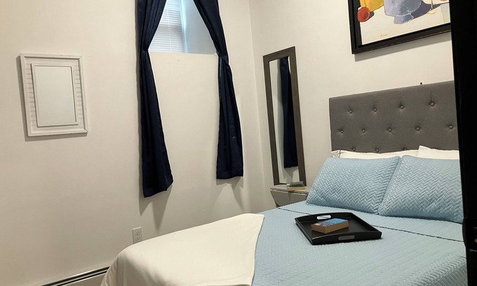 Somersworth Apartamento | Newly Renovated Near Portsmouth! Wine ~ Parking ~ WiFi