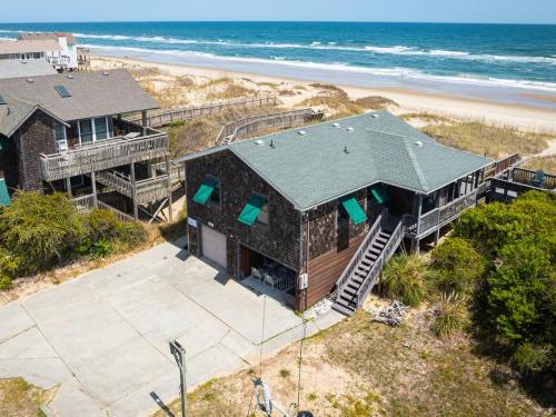 South Nags Head Casa | Newly Renovated Oceanfront Cottage