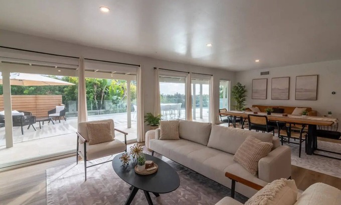 College West Casa | Newly Renovated, Peaceful, and Modern Sanctuary near downtown San Diego!