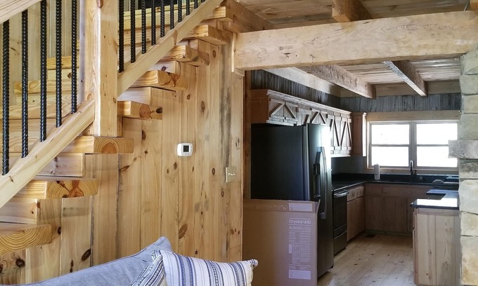 Olin Cabaña | Newly renovated rustic cottage in Northern Iredell County NC