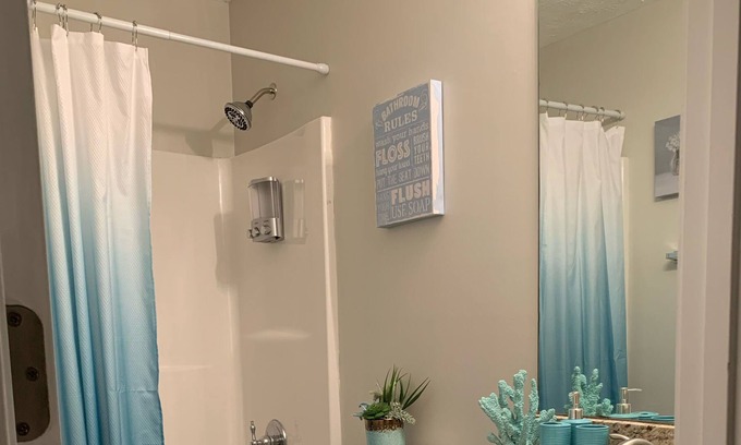 Riverdale Apartamento | Zafiro recientemente renovado "Suite" Dream 2 Bedrm Studio
