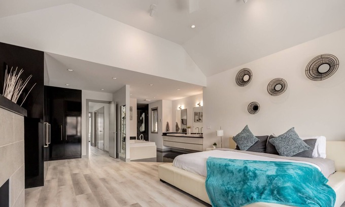 Hillhurst Casa | Newly Renovated Single Family Home w/ Hot Tub, Garage & King Bed
