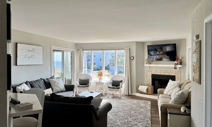Duck Condominio | NEWLY RENOVATED Sound Side Condo in Duck!